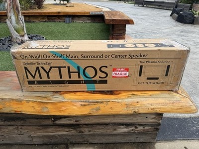 Definitive Technology Mythos Eight Gloss black On Wall Speaker. Open Box