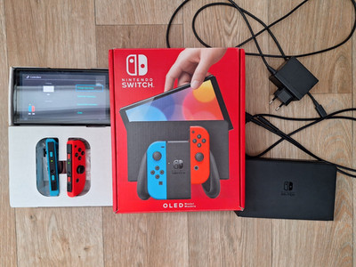 Nintendo Switch OLED-Modell OVP ; Zubehörpaket Animal Crossing New Horizon Stil