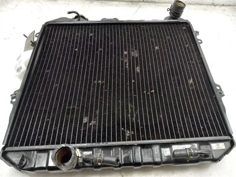 TOYOTA PICKUP 92-95 CABINA EXTRA 3,0 L TRACCIÓN TRASERA EN EL RADIADOR  Foto 3 de 4