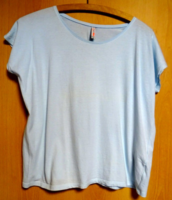 Hellblaues  Damen - T-Shirt  Gr:  M  von  FB SISTER