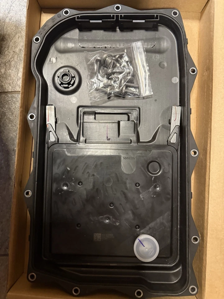 CARGADOR 300 cárter de aceite y filtro de transmisión Mopar genuino 68261170AA 2015-2021 Foto 2 de 4