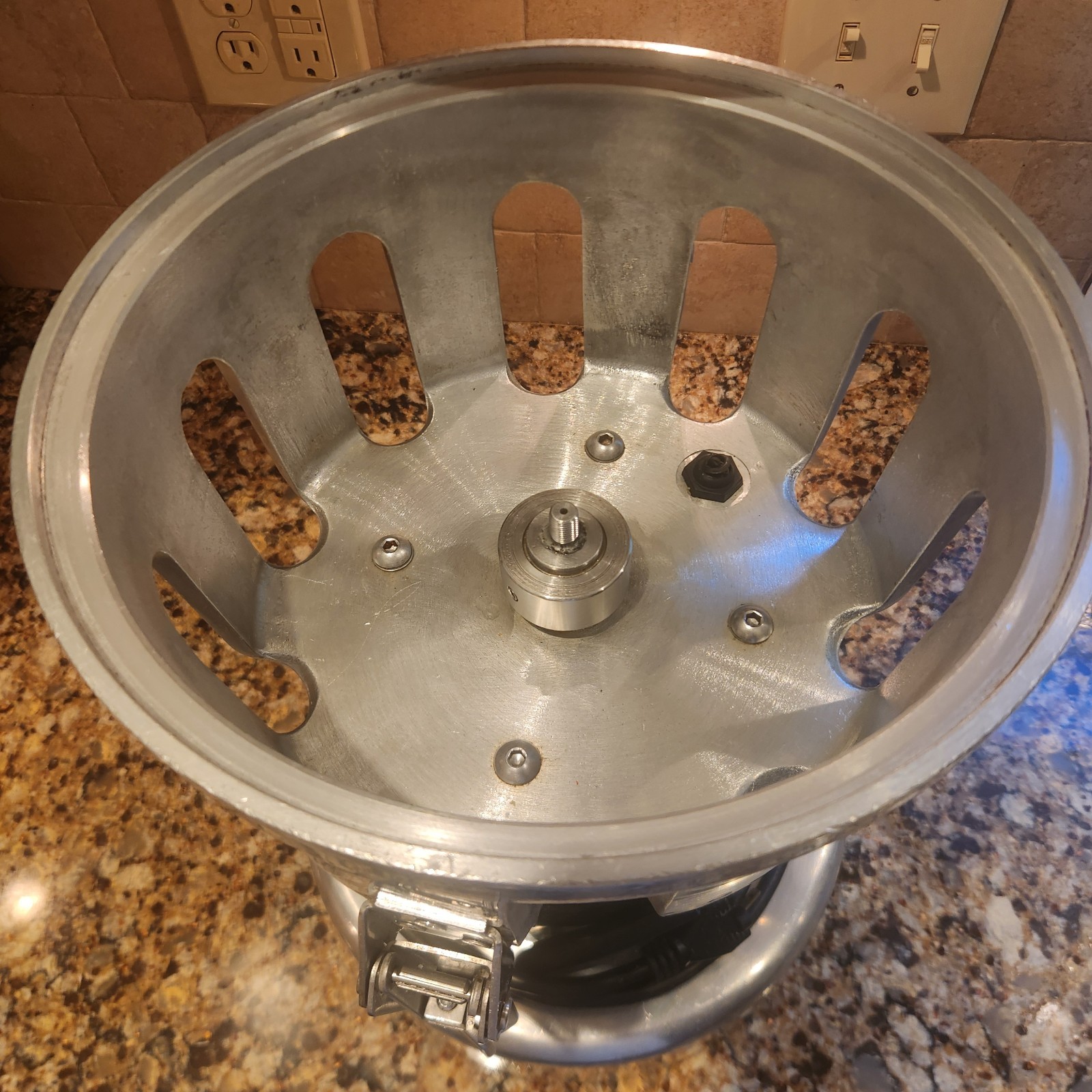 Nutrifaster N450 Commercial Fruit and Vegetable Juicer/ Very Clean w/ New Blade 