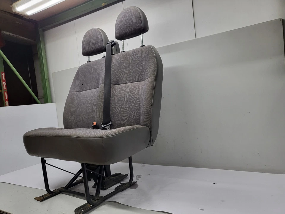 Ford Transit MK6 - Sitz vorne Rechts Beifahrersitz 2er (00) - Bild 3 von 4