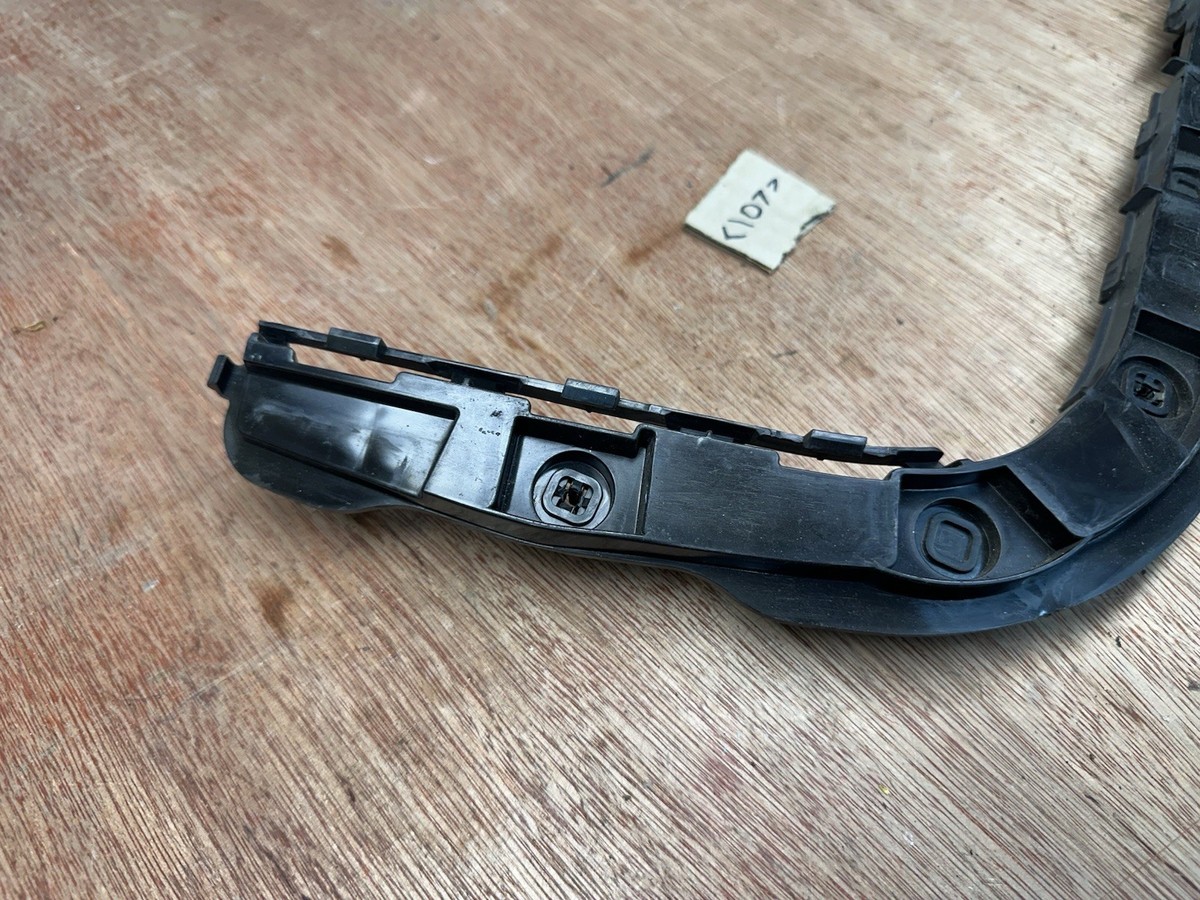 17-23 Tesla Model 3 Rear Right Bumper Lower Retainer Wing Bracket