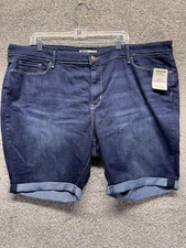 Signature by Levi Strauss & Co Gold Label Women's Mid Rise Bermuda Shorts 24 NWT