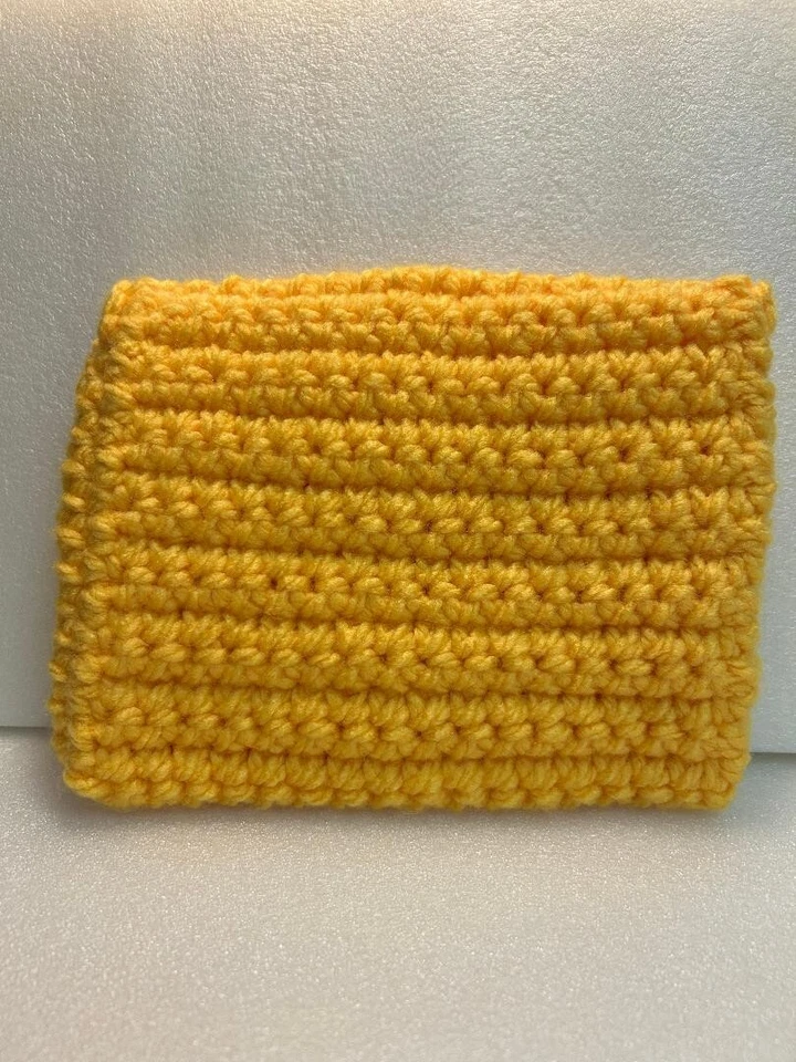 Funda para Kindle o eReader de ganchillo hecha a mano - Gruesa para lavar a máquina - Cierre de botón grande Foto 4 de 4