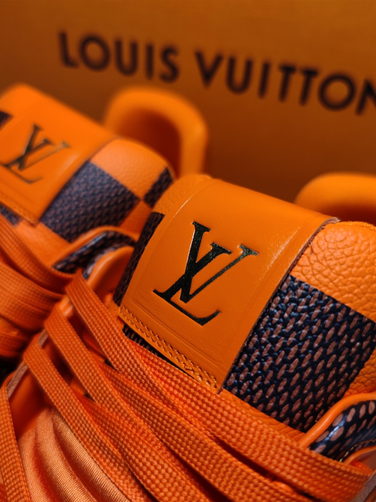 Louis Vuitton LV Trainer Damier ORANGE - Pharrell Williams - Size 10 - Orange image 2