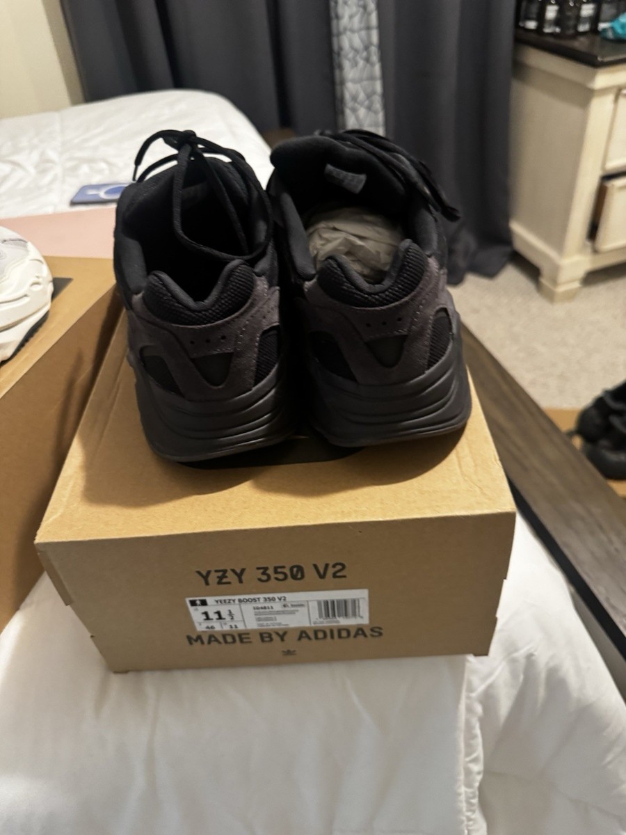 yeezy 700 onyx