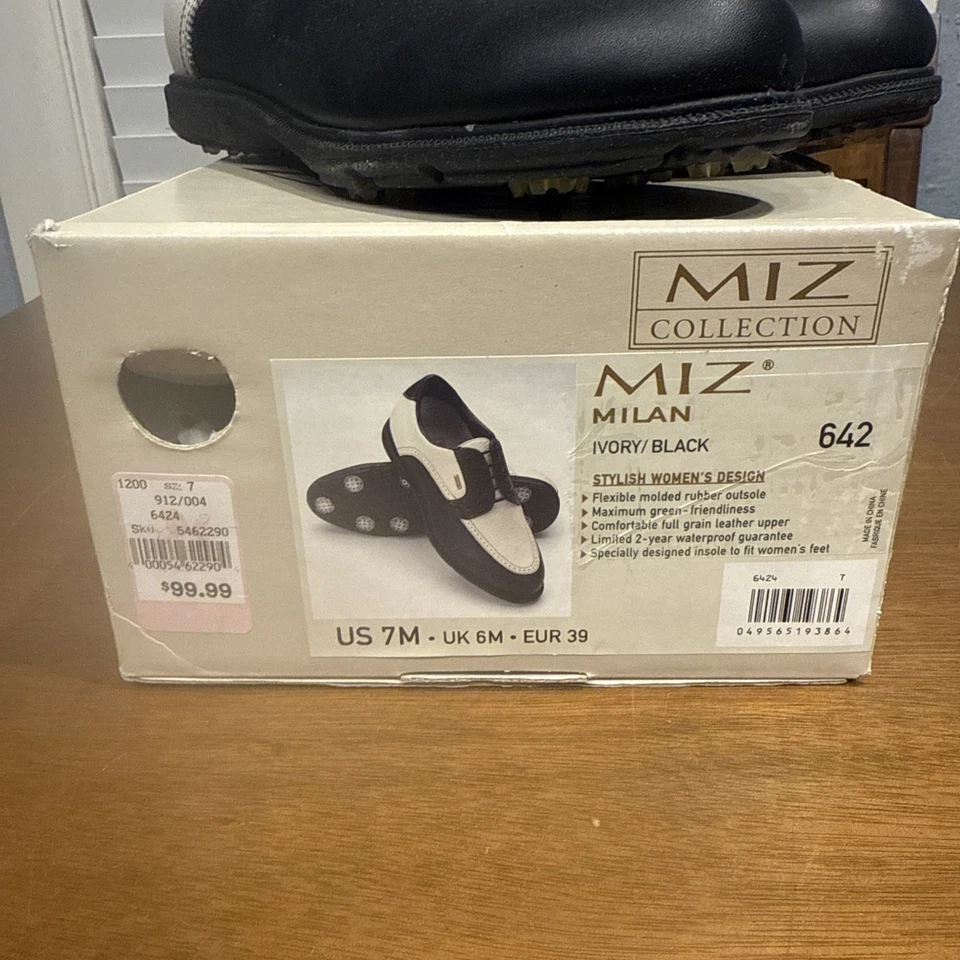 Zapatos de golf Mizuno Milan para mujer 7M con clavos blancos y negros impermeables con clavos Foto 2 de 4