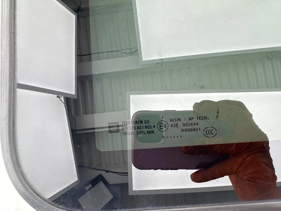 Chevrolet Tahoe 2007-2014 techo corredizo vidrio techo corredizo vidrio OEM Foto 4 de 4