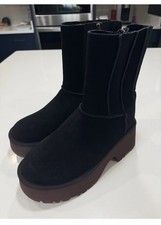 UGG Women  s Classic Twin Seam New Heights In Black Size 11 US MSRP 190