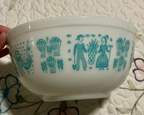 VTG Pyrex Amish Buttermilk 403 2.5 2 1/2 Qt Nesting Mixing Bowl Turquoise White