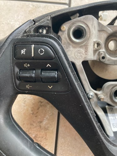 Kia CEE'D JD Bj.14 orig. Lenkrad Multifunktion 56110A2500BWK - abgenutzt - Bild 2 von 15