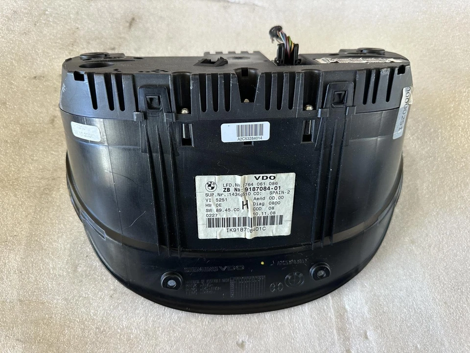 BMW BMW 335i Velocímetro Conv, MPH, AT, sin crucero adaptativo 09 10 Foto 3 de 4