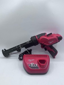 Milwaukee M12 10 Oz Adhesive and Caulk Gun 2441-20