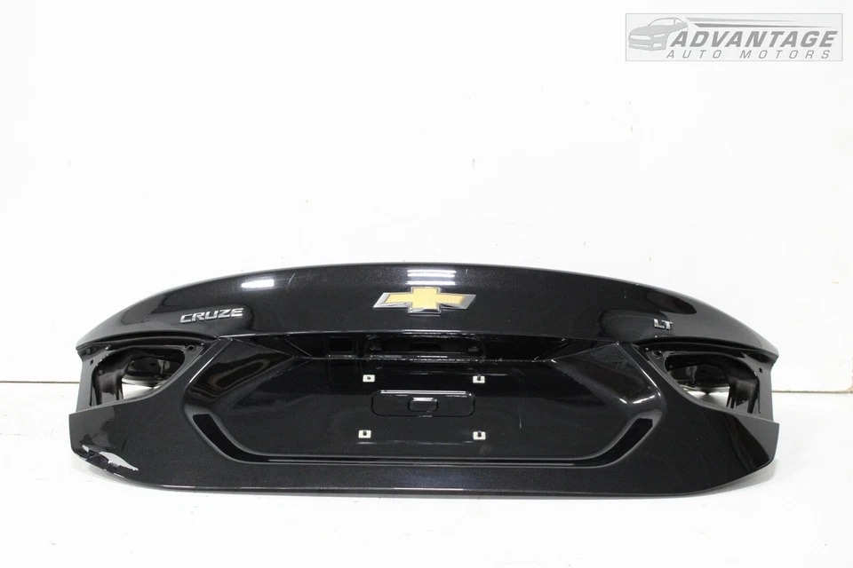 Chevy Cruze LT 2016-19 panel de tapa del maletero trasero negro con hervidor metálico OEM Foto 2 de 4