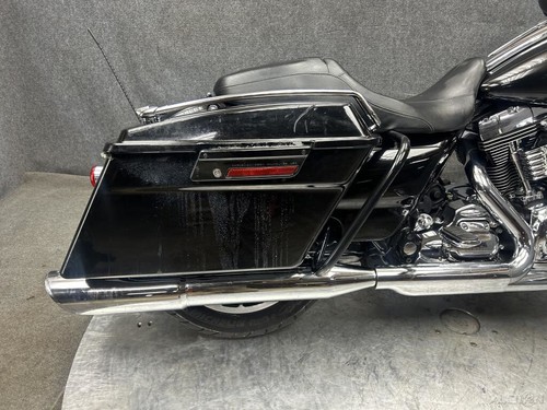 2010 Harley-Davidson FLHX - Picture 8 of 12