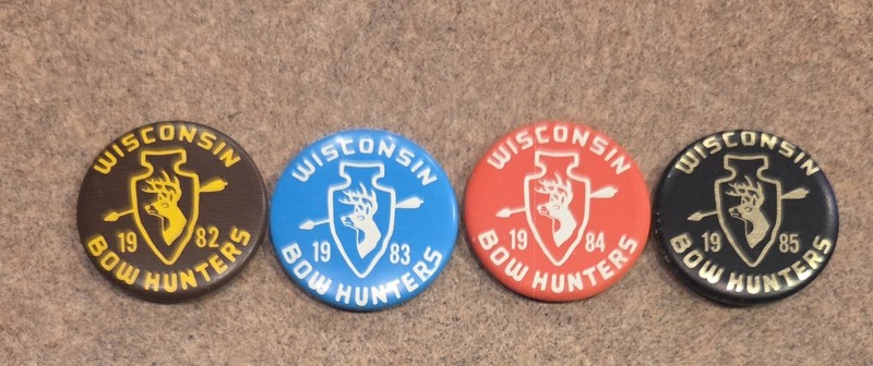 1982 1983 1984 1985 Wisconsin Bow Hunters Association Pin WBH Membership Button