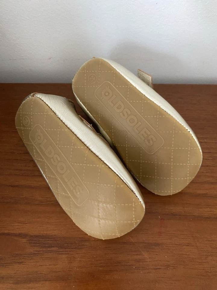 OLD SOLES - Girls Copper Leather Shoes in Size 20 - image 3 of 4