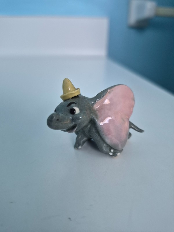Rare HTF Hagen Renaker Walt Disney Productions Dumbo Flying #5015
