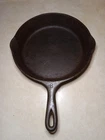Vintage Wagner Ware Sidney O Cast Iron Skillet #8 10.5” 1058 M
