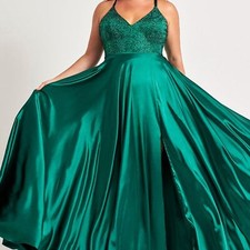 Faviana 9524 Deep Green size 16W NWT
