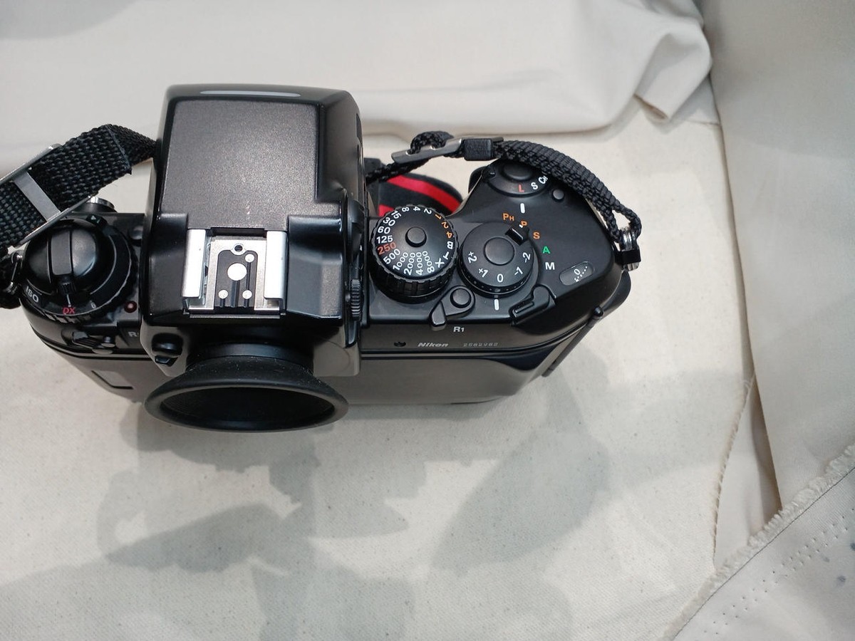 Nikon F4 Compact Film Camera SLR 35mm Body Black Auto Nikon F4 Compact Film Camera SLR 35mm Body Black Auto