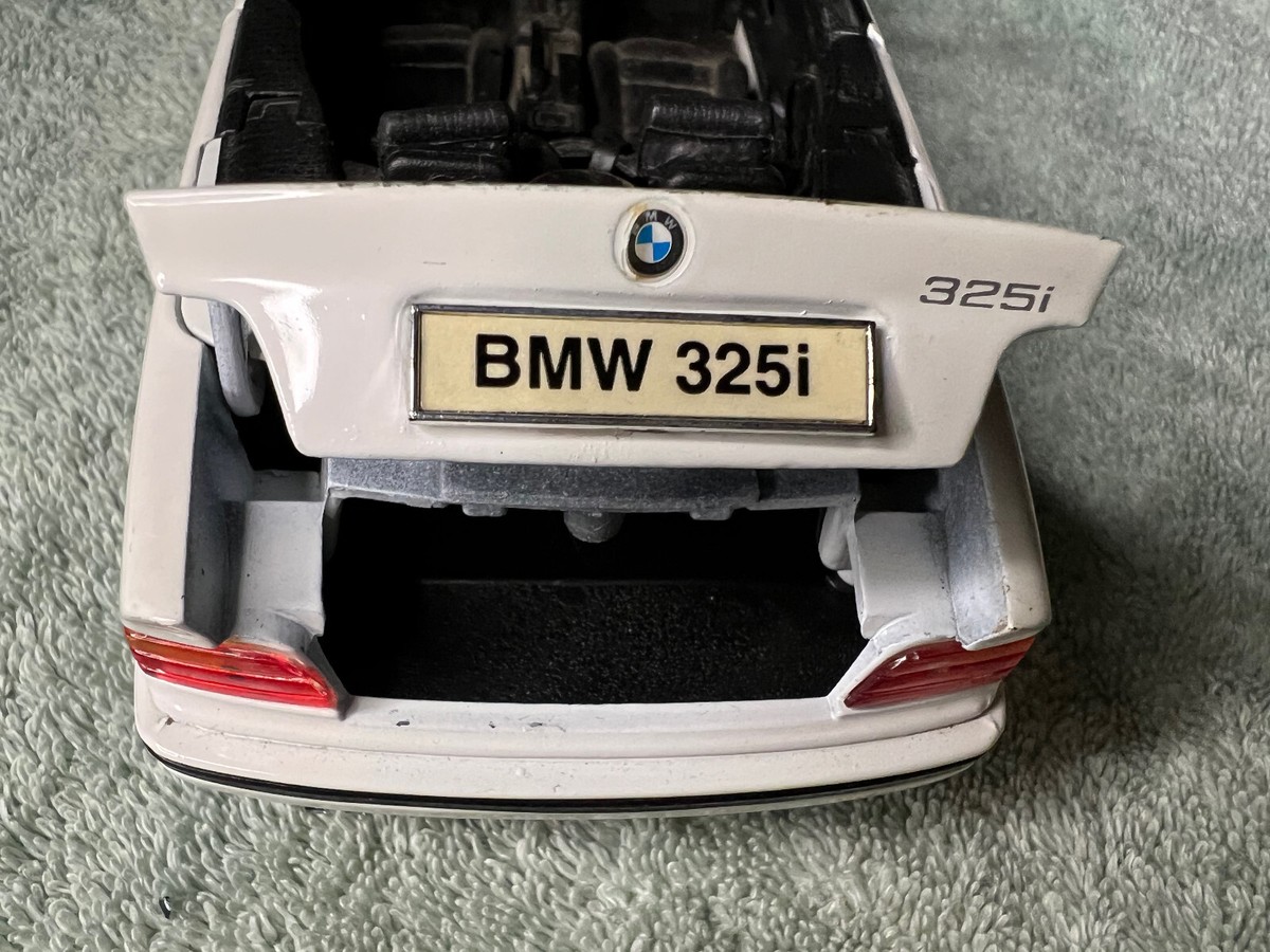 MAISTO BMW 325i CONVERTIBLE 1993 ÉDITION SPÉCIALE 1:18 VOITURE EN MÉTAL MOULÉ SOUS PRESSION SUR SOCLE | eBay