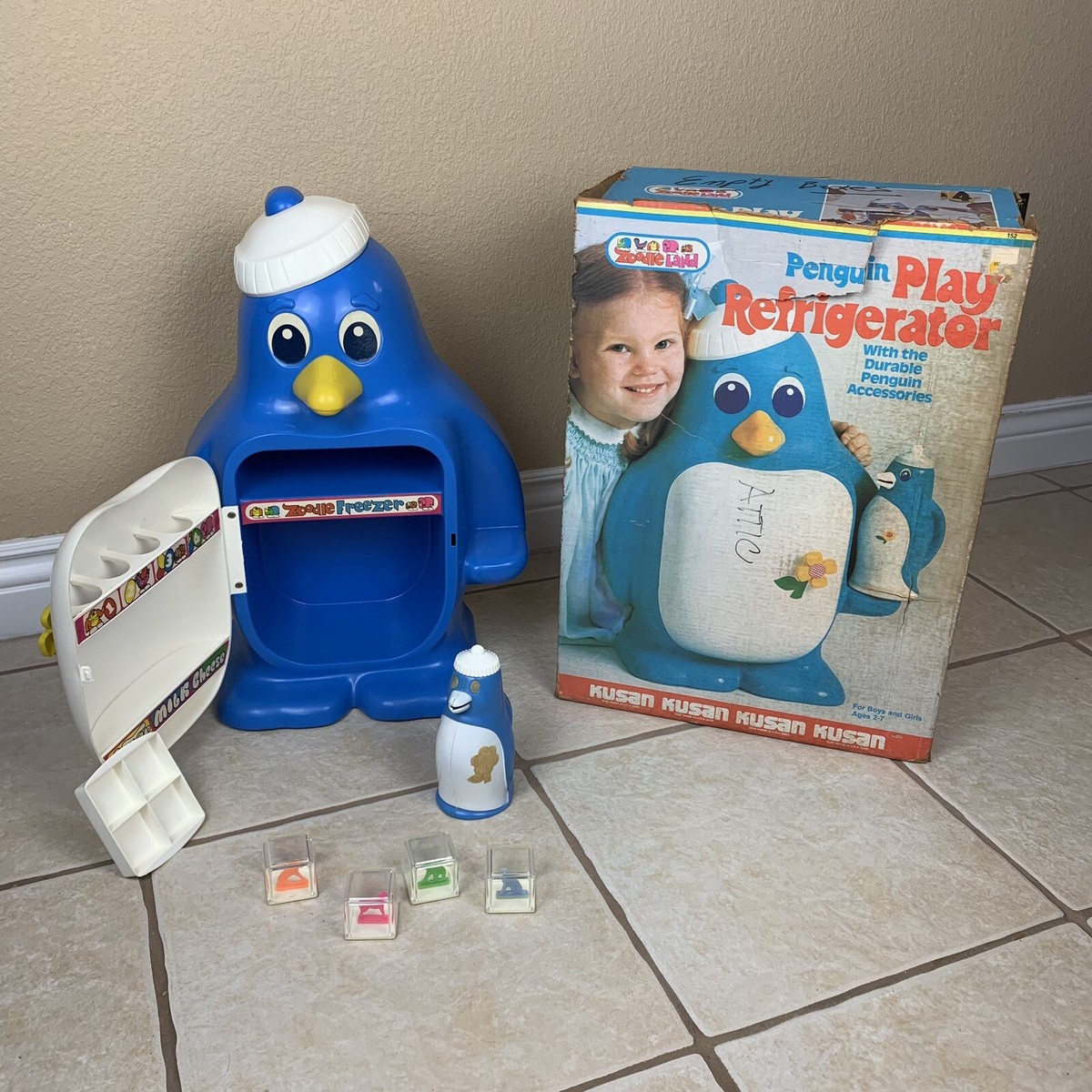 Vintage Zoodle Land PENGUIN Toy Play REFRIGERATOR Kusan Ice Cubes