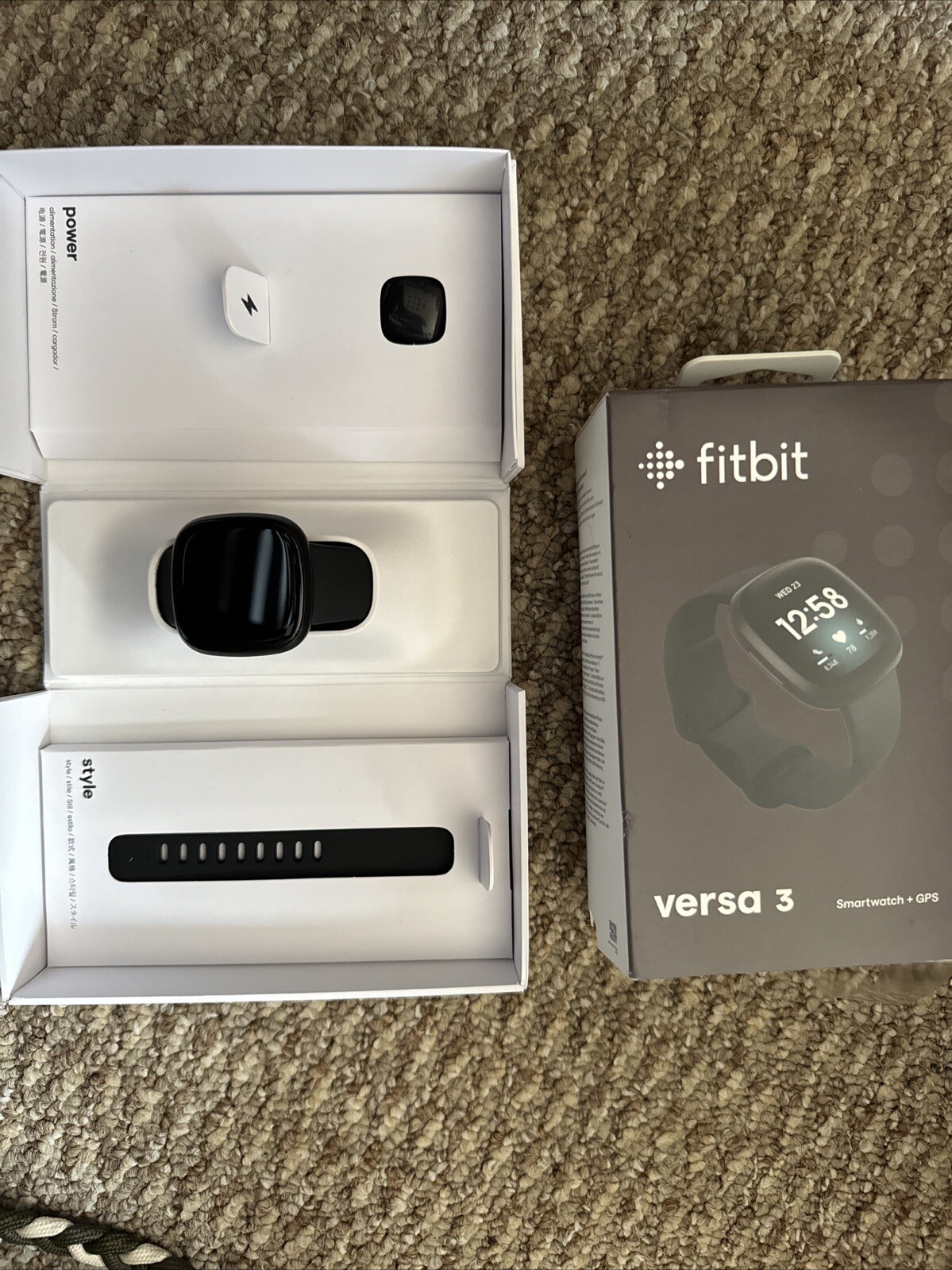 Fitbit Versa 3 used in box in excellent condition and with all its accessories