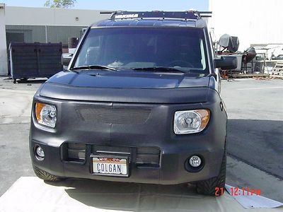 Colgan Front End Mask Bra 2pc. Fits Honda Element 2003-2006 W/License Plate
