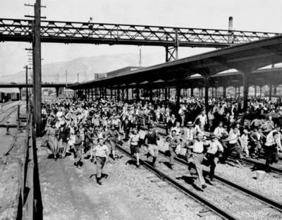 Crowd rushes to see President Franklin D Roosevelt on his stop in  .. Old Photo