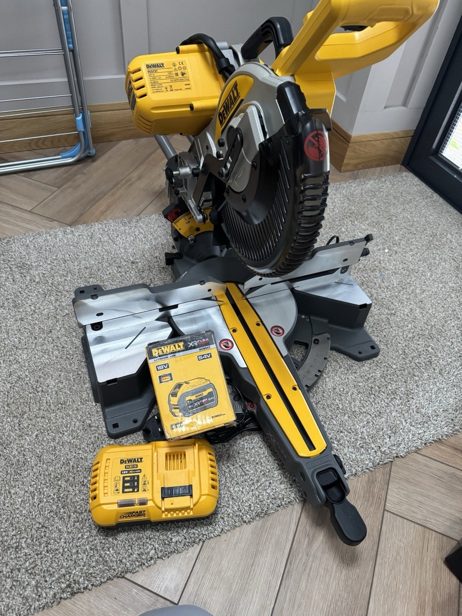 Compound Mitre Dewalt Battery Mitre Saw 250mm DeWalt DCS781 54v XR
