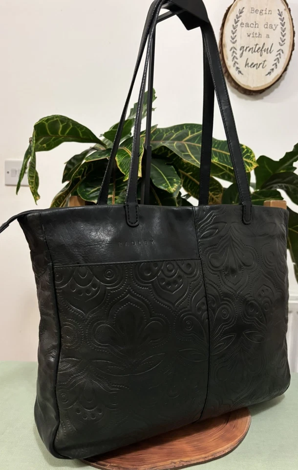 Radley London large handbag /shoulder / laptop  work Bag black leather/ vgc - Image 3 of 4