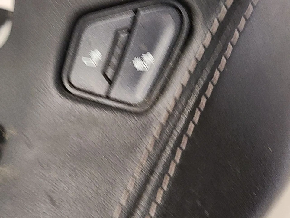 2017 CHEVROLET TAHOE CENTER CONSOLE CUP HOLDER TRIM PANEL Foto 4 de 4