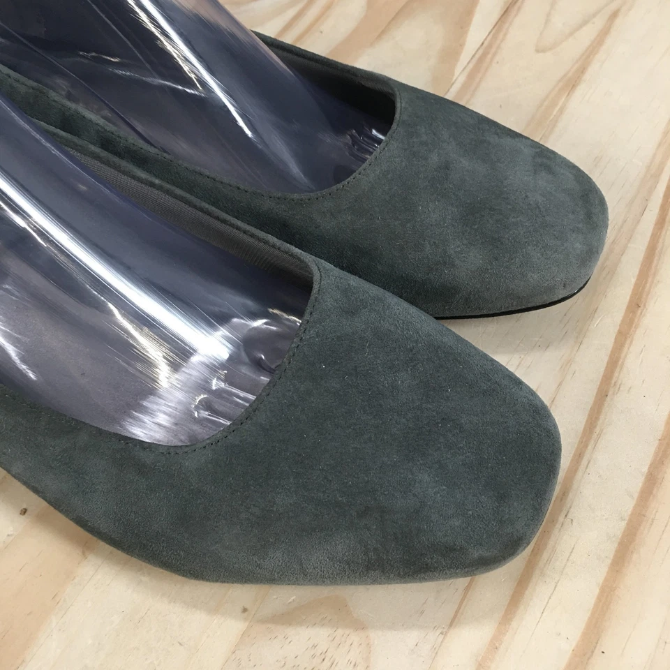 Zapatos de salón de vestir Hotters para mujer de 10 WW anchos gris gamuza sin cordones tacón de gatito Foto 3 de 4