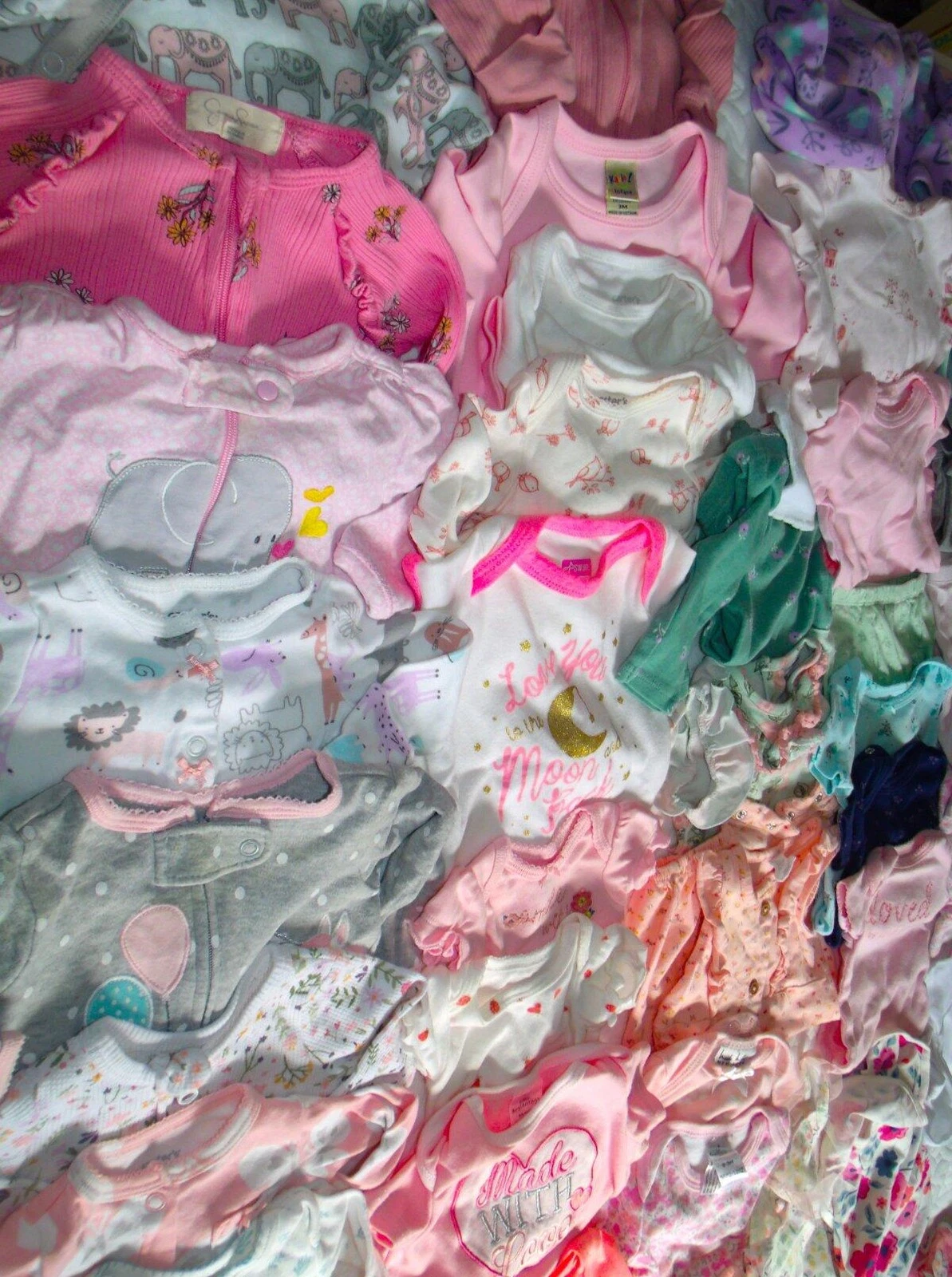 Tons of Adorable Baby Girl Clothes sz NB, Newborn, 0-3 bundle lot