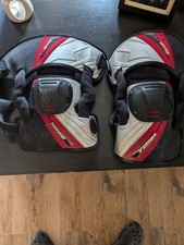 Szelki na kolana Evs