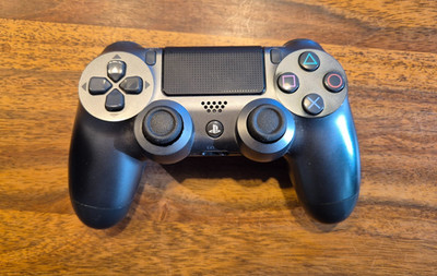 PS4 Controller Grau gebraucht   kein Stickdrift    inkl. Hardcase