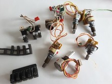 LOTE DE PIEZAS DIVERSAS YESU FT 890 TRANSCEPTOR POTENCIÓMETROS CONECTOR MICRÓFONO