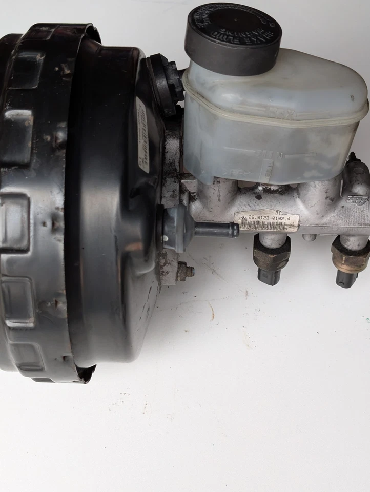 Toyota Sequoia 2001-2003 4,7 L refuerzo de freno con cilindro maestro y sensor OEM Foto 4 de 4