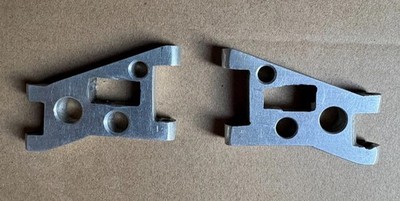 Team Associated RC10 Aluminium Front A-Arms Wide