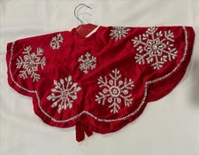 Admaira Home Red Velvet White & Silver Beaded 24" Christmas Tree Skirt NEW