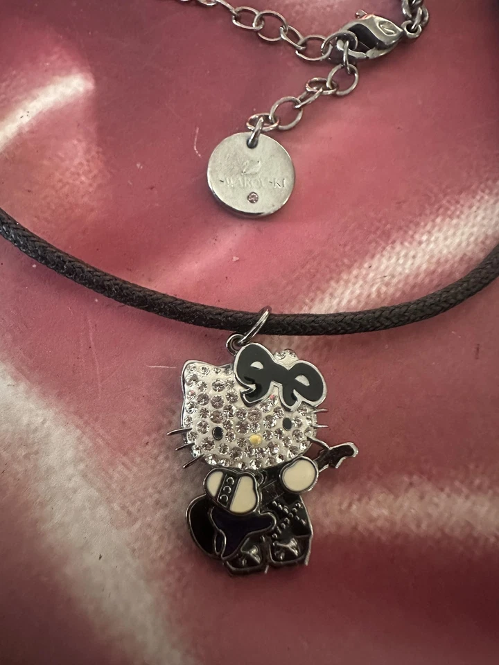 Collar de guitarra Swarovski × Hello Kitty estrella de rock colgante de cristal 2011 Sanrio Foto 2 de 4