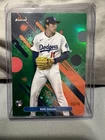 2025 Topps Finest - Common Roki Sasaki #40 Green Refractor /75 (RC)