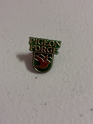 Pigeon Forge Tennessee Pin Vtg 1980s Green Made In USA