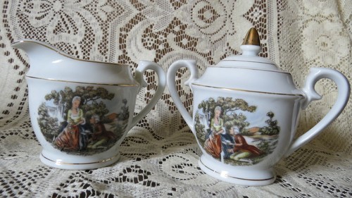 Teapot Set Creamer Sugar, Cups, Saucer Romance - Picture 10 of 12