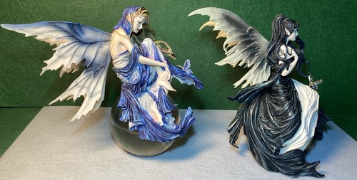2 Munro - Nene Thomas Resin Skulpturen; geflügelte Feen NT122 blau & NT123 schwarz - Bild 5 von 14