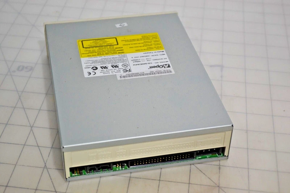 DVD / CD Rewritable Drive RW Model CD-940E/AKU Aopen HARD TO FIND UNIT - Image 3 of 4