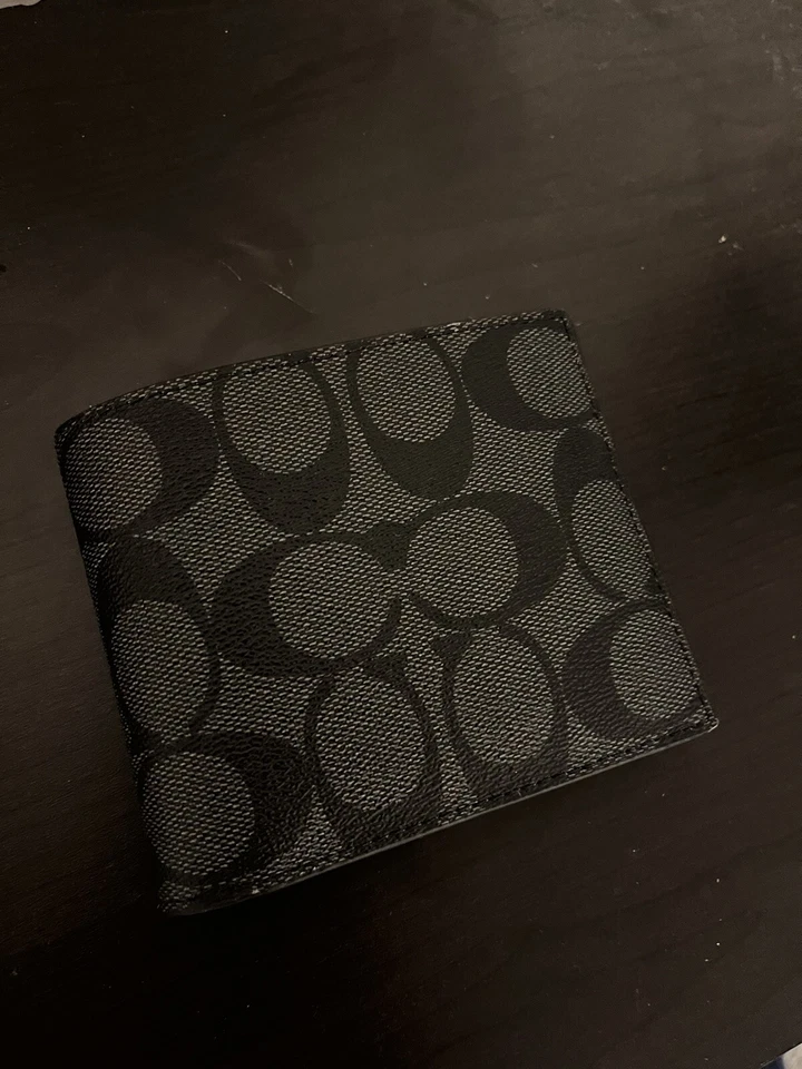 Cartera Coach Hombre - Negra 2 Billeteras - Perfecto Estado - Etiquetas Originales Foto 2 de 4